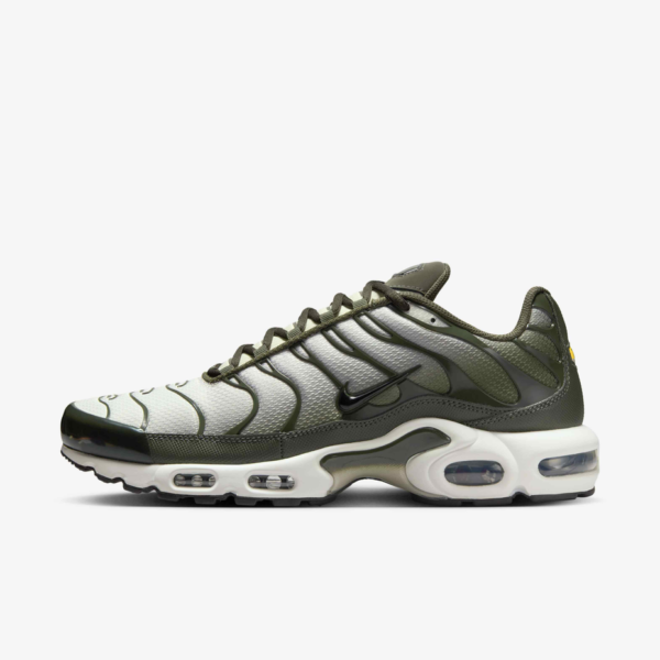 Nike Air Max Plus Men's Shoes - Image 2